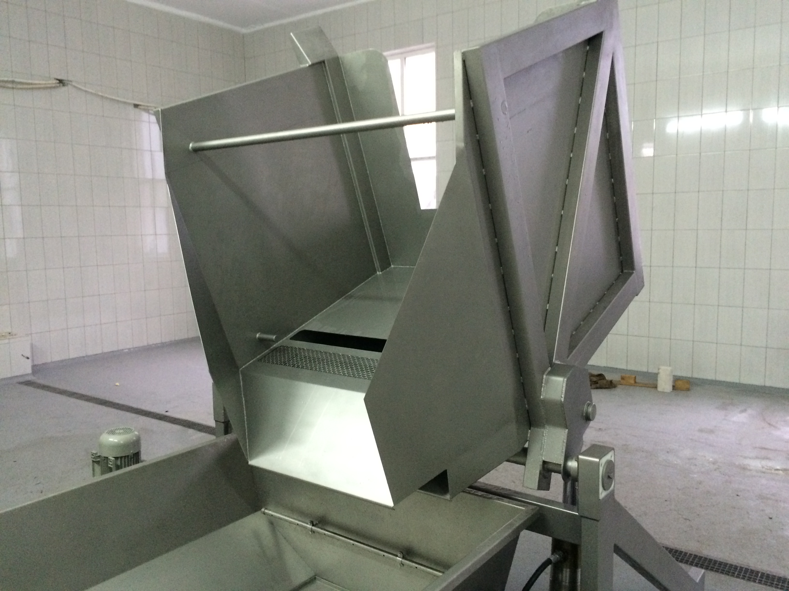 AI-контроль якості продукції на інспекційному конвеєрі